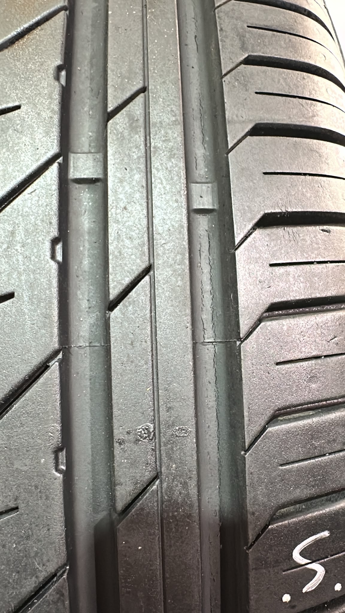 CEAT  USADO  215/55 R18 99 V